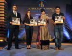 Chitrangada Singh, Soha Ali Khan, Vijender Singh launch India Realty Yearbook & Real Leaders at The premier Indian Realty Awards 2013 in New Delhi on 8th Oct 2013 (8).JPG